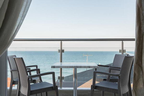 Ammos Beach Seaside Luxury Suites